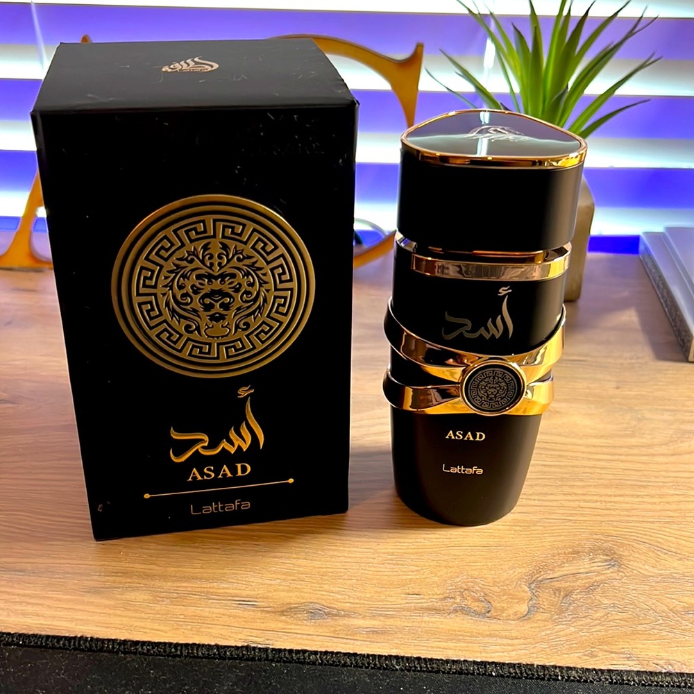 Lattafa Asad Eau de Parfum 3.4oz Brand new with box only sprayed once.